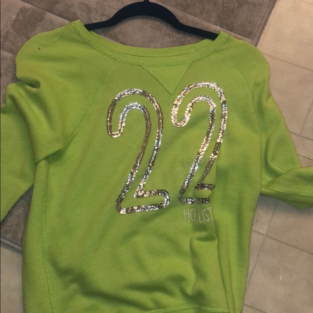 green hollister long sleeve